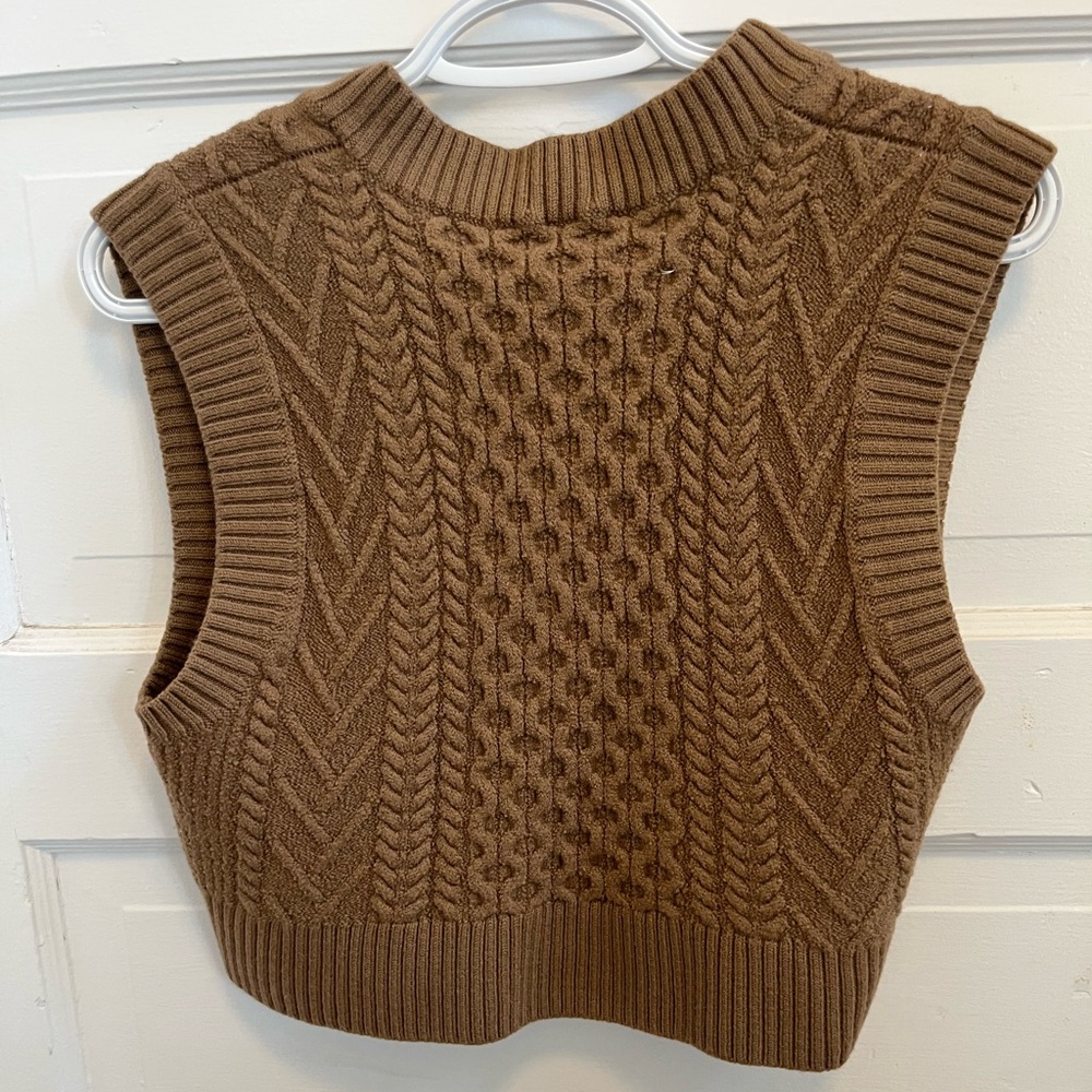 Aritzia Babaton Emporia Sweater Vest - Picture 4 of 4